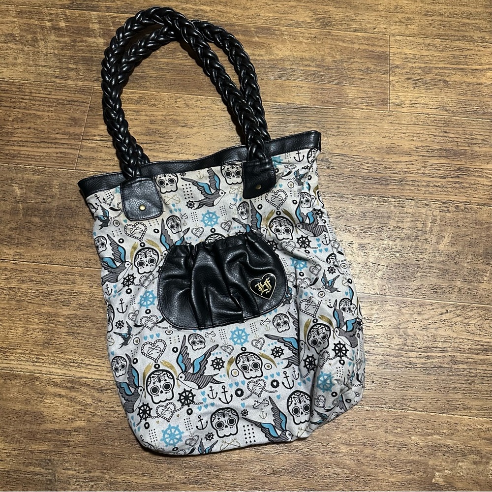 LIKE NEW LOUNGEFLY SHOULDER BAG